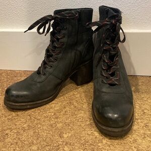 frye black leather zip heeled boots